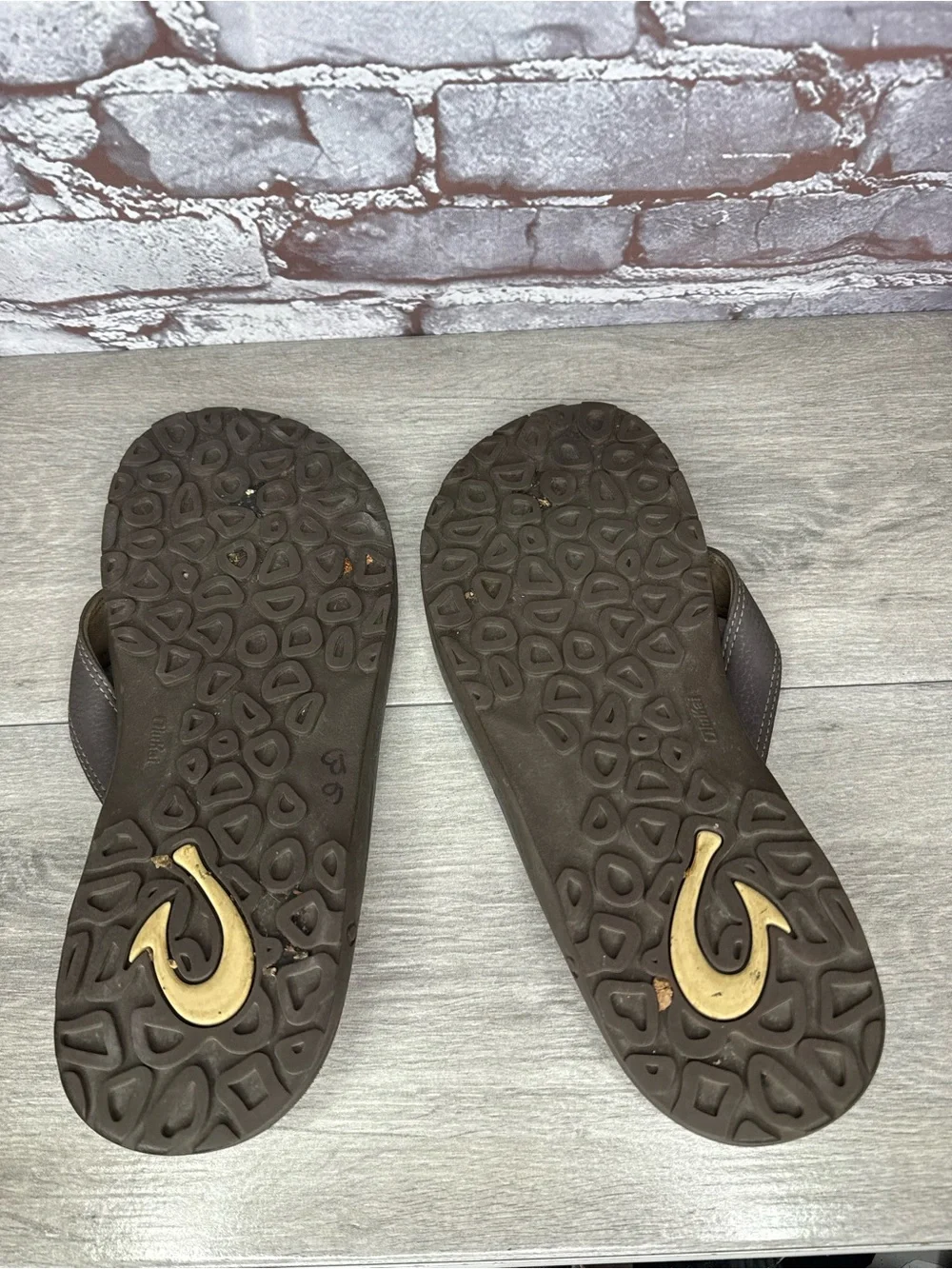 Olukai Ohana Brown Synthetic Beach Flip Flops Sandals Men Sz 12M US/46EU